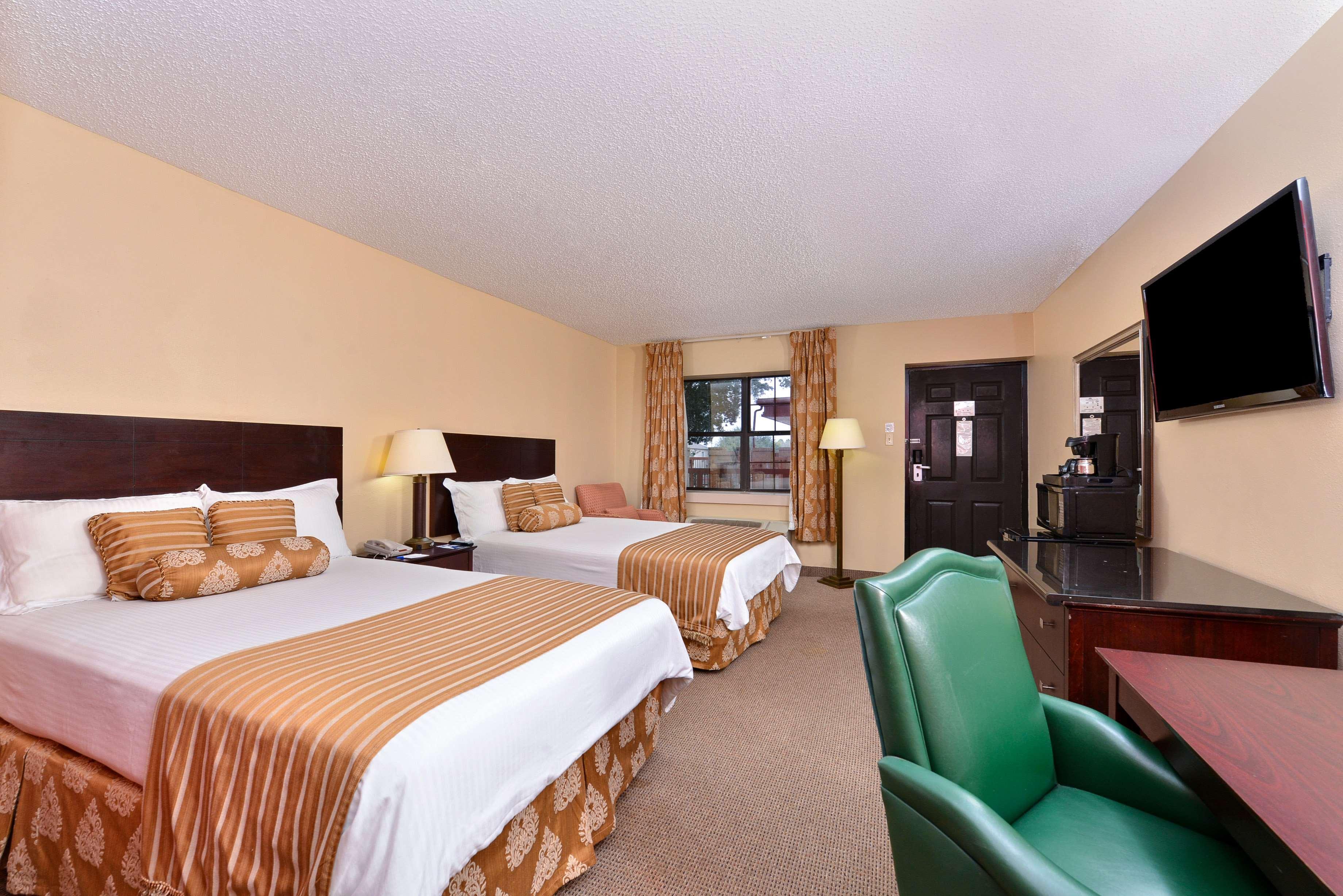 Americas Best Value Inn And Suites Виктория Экстерьер фото